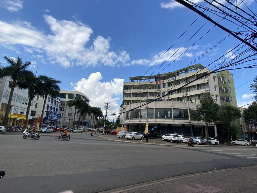 Lô đất số 89 Hùng Vương là khách sạn Sê San cũ sẽ được quy hoạch xây dựng khách sạn đẳng cấp quốc tế. Ảnh: T.T
