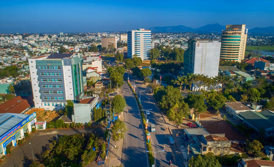 Một góc phố núi Pleiku năng động, hiện đại. Ảnh P.N