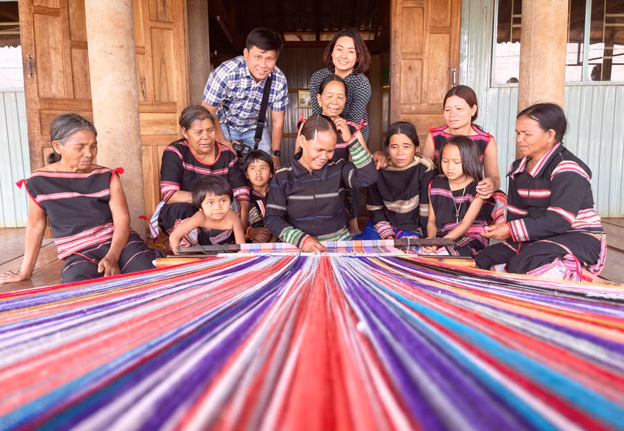  Câu lạc bộ dệt thổ cẩm gắn với du lịch cộng đồng xã Ia Mơ Nông. Ảnh: Minh Châu