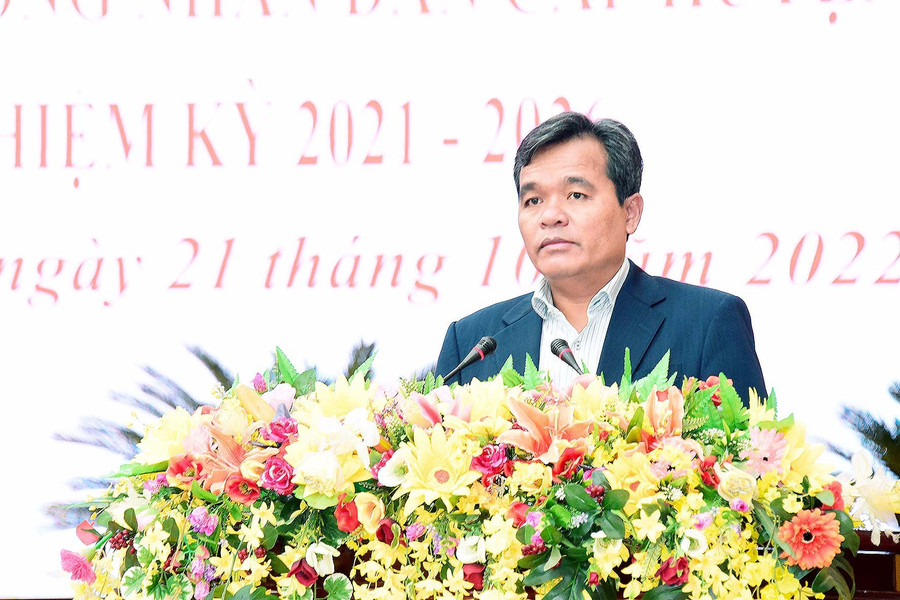 Bí thư Tỉnh ủy, Chủ tịch HĐND tỉnh Hồ Văn Niên phát biểu khai mạc hội nghị. Ảnh: Đức Thụy