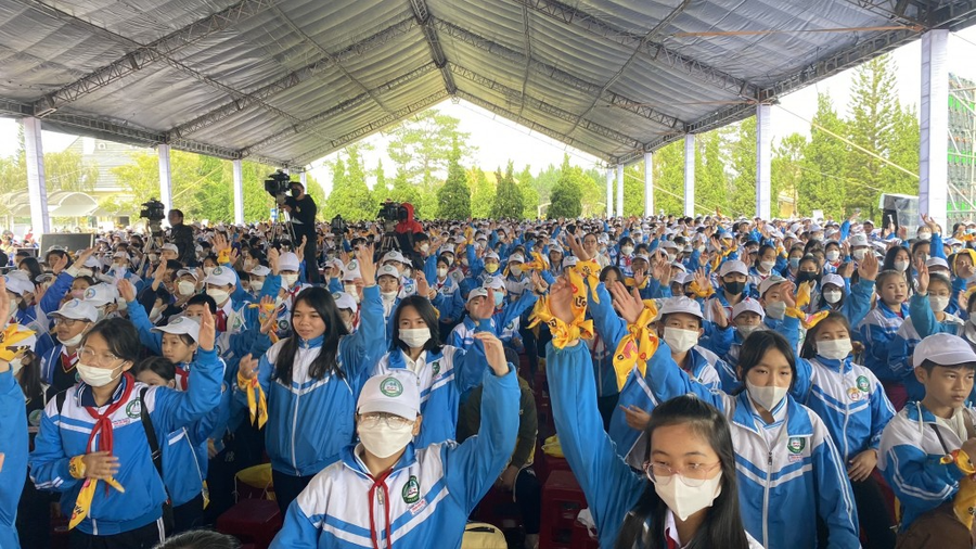 Các em học sinh hào hứng tham gia chương trình. Ảnh: Báo Tuổi trẻ Thủ Đô Các em học sinh hào hứng tham gia chương trình. Ảnh: Báo Tuổi trẻ Thủ Đô