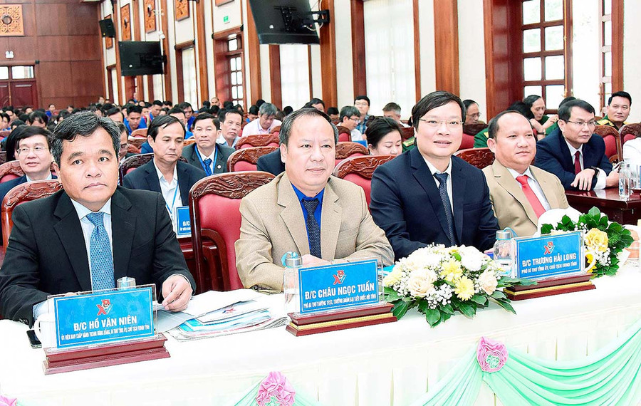  Các đồng chí lãnh đạo tỉnh tham dự Đại hội. Ảnh: Đức Thụy