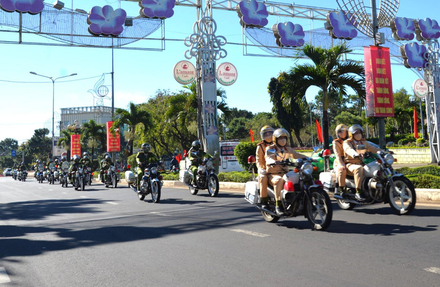  Công an các đơn vị, địa phương quyết tâm thực hiện tốt đợt thi đua đặc biệt, góp phần bảo đảm ANTT trên địa bàn. Ảnh: Nguyễn Hữu