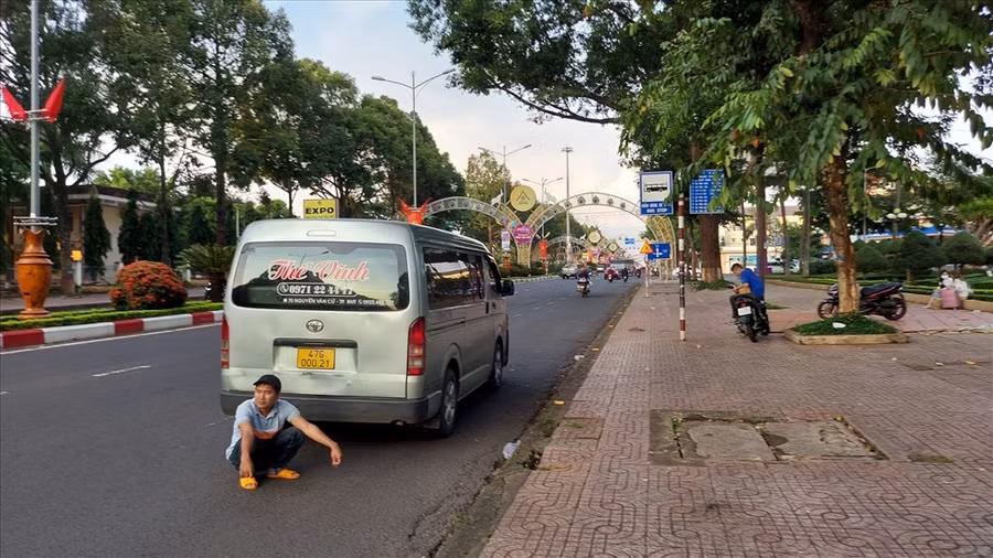 Đối tượng được cho là đã hành hung ông Hồ Ngọc Hùng, PV báo Giao thông trong quá trình tác nghiệp. Ảnh: B.T