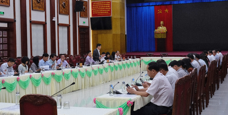 Quang cảnh buổi làm việc