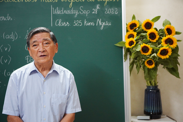 “Nam sinh” duy nhất trong lớp học đặc biệt, cũng là ông chủ phòng học miễn phí.