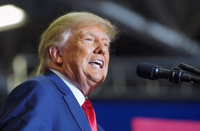  Ông Trump đã khởi kiện CNN lên tòa án khu vực Fort Lauderdale, bang Florida với cáo buộc đài này thực hiện 