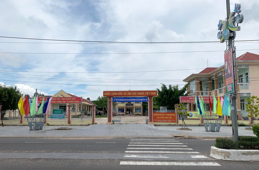 Diện mạo thị trấn Phú Túc ngày càng khang trang, hiện đại. Ảnh: Vũ Chi