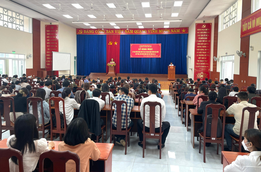 Quang cảnh lễ khai mạc. Ảnh Lam Nguyên