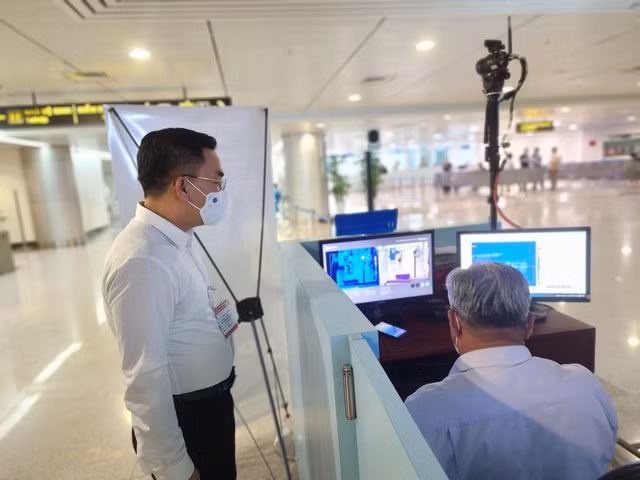 Bộ Y tế đề nghị tăng cường giám sát tại các cửa khẩu, cảng hàng không để phát hiện sớm các ca bệnh đậu mùa khỉ - Ảnh: SKDS