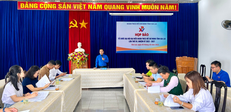 Quang cảnh buổi họp báo tuyên truyền Đại hội Đoàn TNCS Hồ Chí Minh tỉnh Gia Lai lần thứ XV. Ảnh: Phan Lài