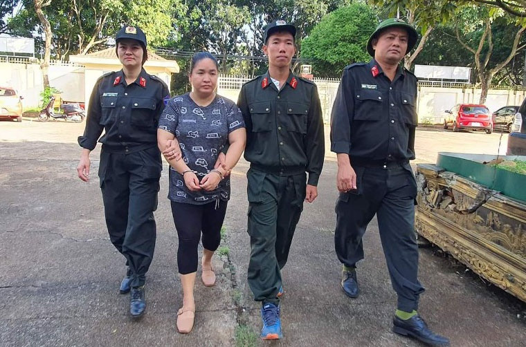 Nữ nghi phạm Nguyễn Thị Hương Giang bị công an bắt giữ. Ảnh: Công an cung cấp