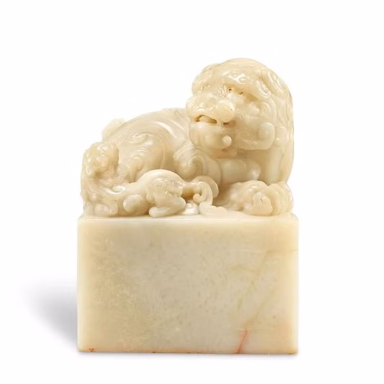 Chiếc ấn bằng đá phù dung giá gần 500 tỉ đồng Việt Nam của vua Càn Long. Ảnh từ trang của Sotheby's