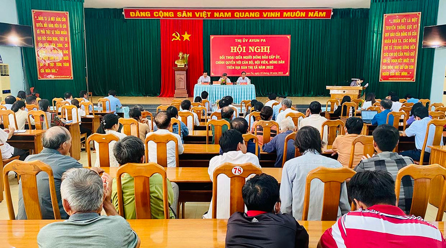 Quang cảnh buổi đối thoại. Ảnh: Nguyễn Sang