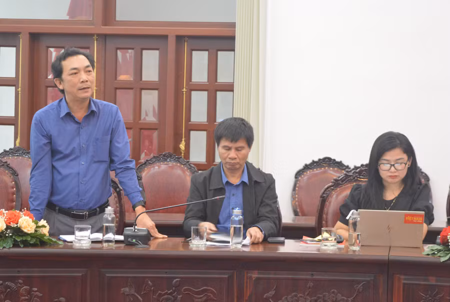 Phó Tổng Biên tập Báo Gia Lai Lương Văn Danh tham gia ý kiến tại hội nghị. Ảnh: Anh Huy