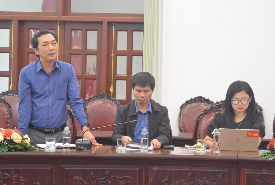 Phó Tổng Biên tập Báo Gia Lai Lương Văn Danh tham gia ý kiến tại hội nghị. Ảnh: Anh Huy