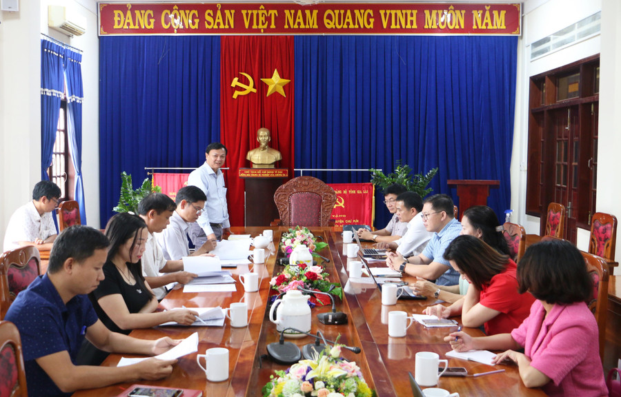 Quang cảnh làm việc với lãnh đạo huyện Chư Pưh. Ảnh: Quang Tấn