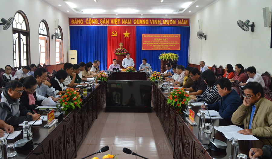 Phó Vụ trưởng Cơ quan Thường trực Ban Tuyên giáo Trung ương tại Đà Nẵng Hà Phước Thiều kết luận tại buổi làm việc. Ảnh: Anh Huy