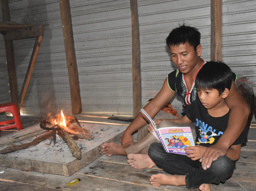 Gia đình anh Đinh Văn Song (thôn 3, xã Đăk Pơ Pho, huyện Kông Chro) là tấm gương tiêu biểu xây dựng gia đình ấm no, tiến bộ. Ảnh Mai Ka