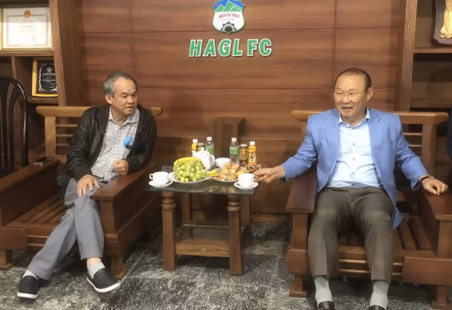 Bầu Đức góp công lớn đưa HLV Park Hang-seo về Việt Nam.