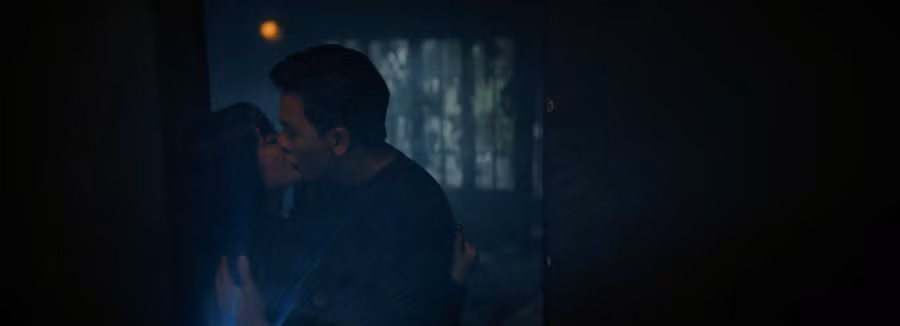 Phim có nhiều phân cảnh tình tứ nóng 