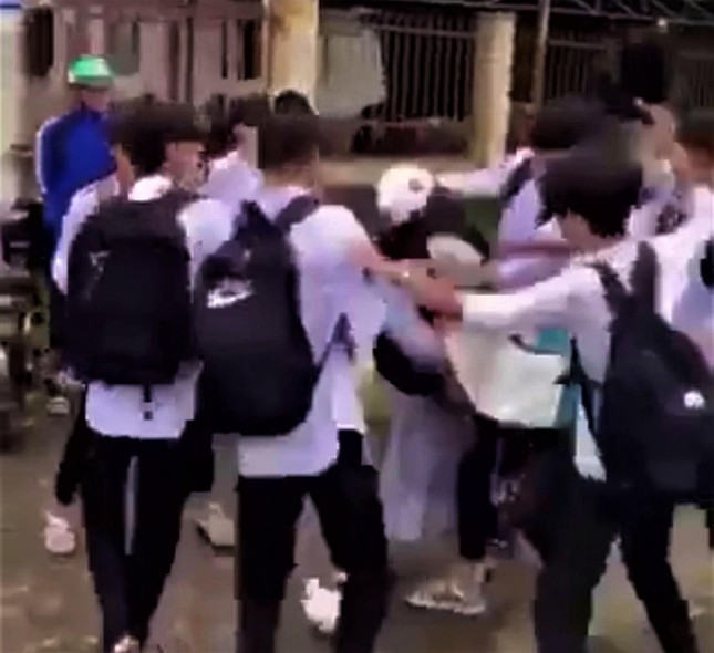 Hình ảnh các nam sinh 