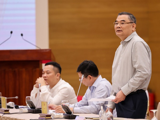 Trung tướng Tô Ân Xô trả lời báo chí ngày 29-10.