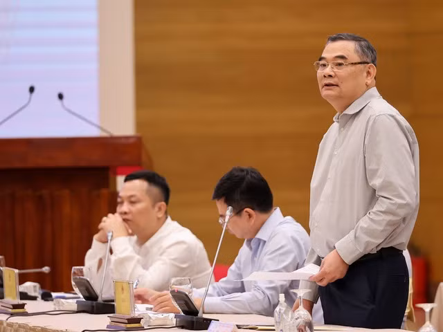 Trung tướng Tô Ân Xô trả lời báo chí ngày 29-10.