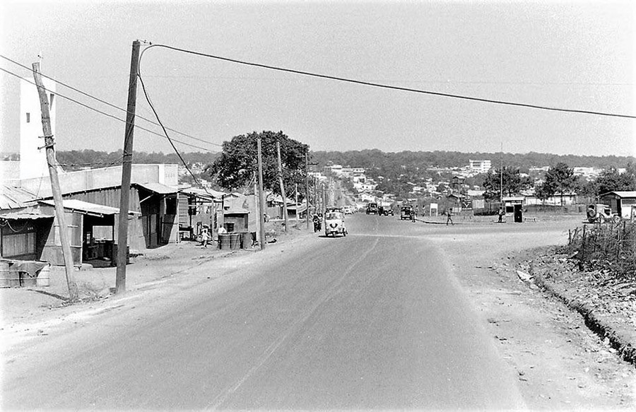 Ngã ba Phù Đổng năm 1970 (ảnh tư liệu do tác giả sưu tầm).