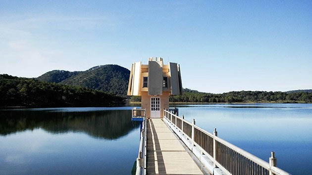 Hồ Tuyền Lâm (Đà Lạt). Ảnh: Hoa Dalat Travel