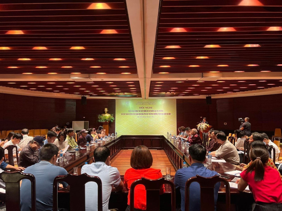 Toàn cảnh Hội nghị triển khai công tác xây dựng hồ sơ di sản văn hoá phi vật thể Mo Mường trên địa bàn thành phố Hà Nội. Ảnh: Đinh Thuận/Thể thao &Văn Hóa