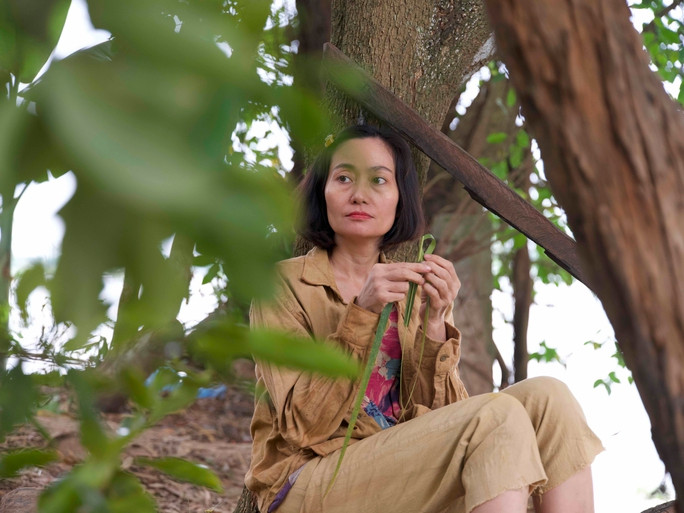 NSƯT Hạnh Thúy trong phim.