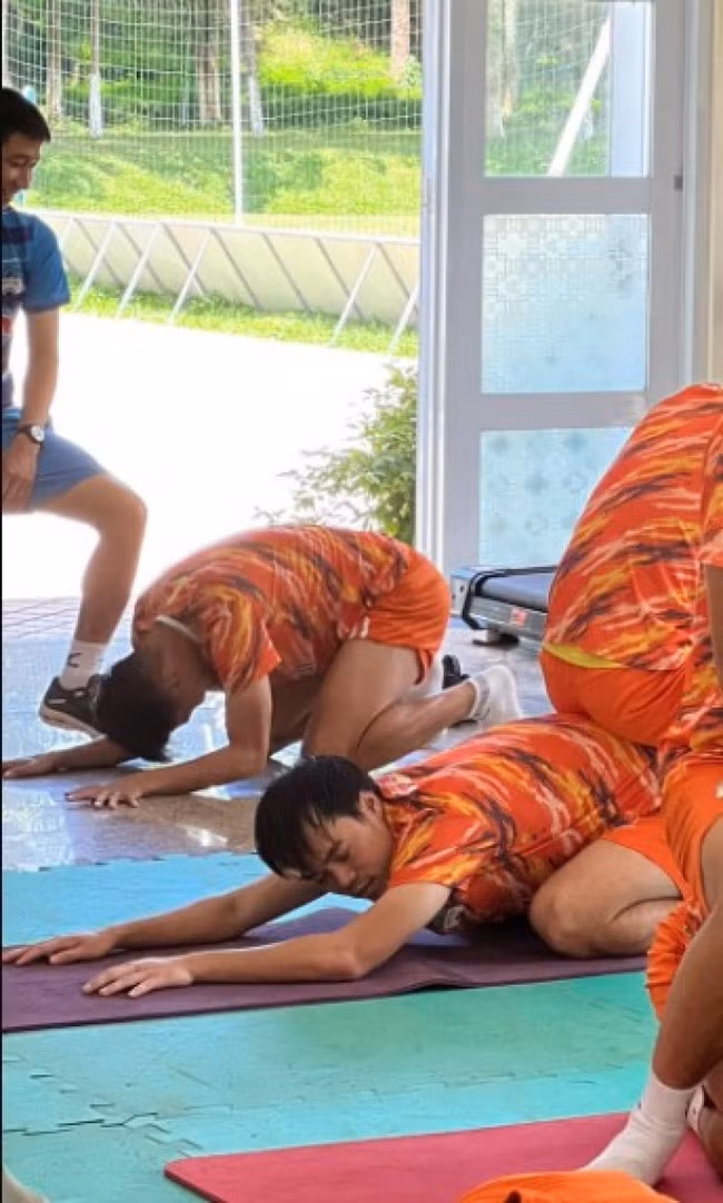 Trước đó, Văn Toàn thường xuyên chịu cảnh 