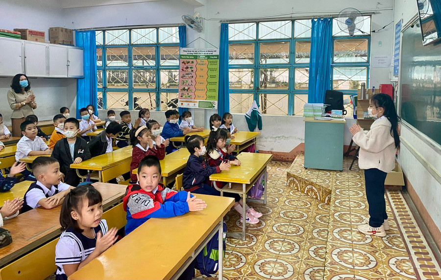 Sở GD-ĐT yêu cầu các cơ sở giáo dục phối hợp với cơ quan Bảo hiểm xã hội hướng dẫn, tuyên truyền thực hiện bảo hiểm y tế học sinh. Ảnh: Mộc Trà