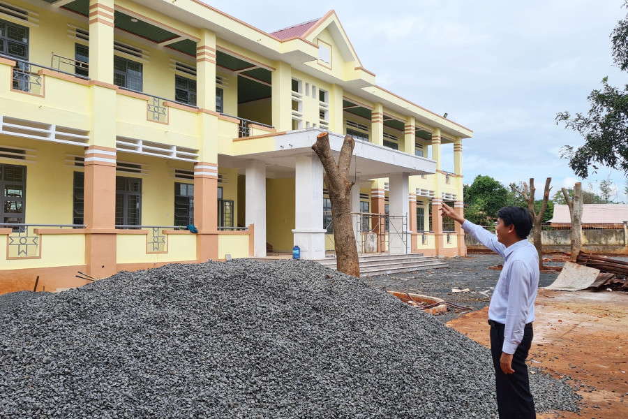 Công trình các phòng học chức năng của Trường THCS Phan Bội Châu (xã Ia Hrú, huyện Chư Pưh) sẽ hoàn thành trong tháng 11-2022. Ảnh: Q.T