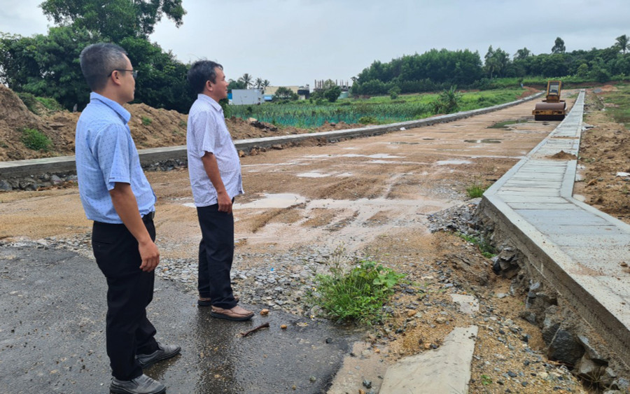 Các tuyến đường nội bộ của Dự án khu đô thị phường An Tân được đẩy nhanh tiến độ thi công sớm hoàn thành đúng kế hoạch. Ảnh: Phạm Ngọc