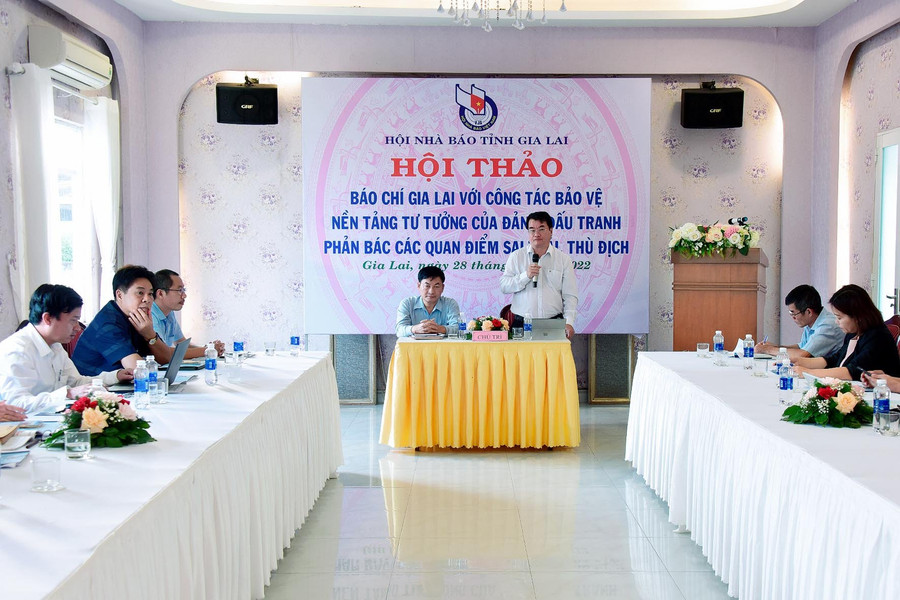 Phó Trưởng ban Tuyên giáo TỈnh ủy Tống Thới Mốc phát biểu kết luận hội thảo. Ảnh Đức Thụy