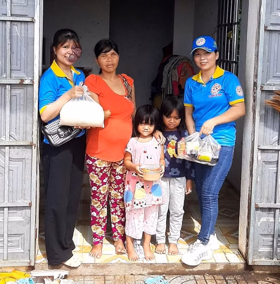 Ngọc Nga còn tham gia các hoạt động thiện nguyện