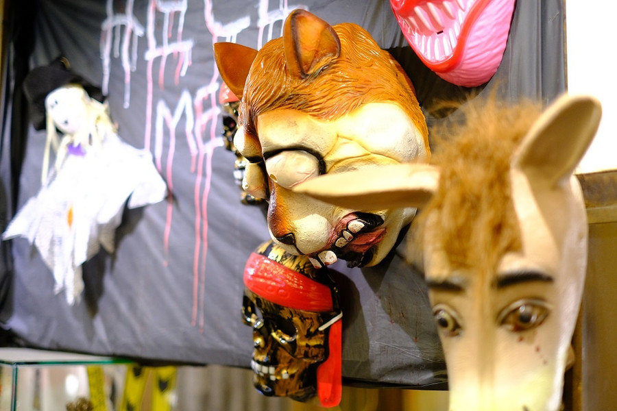  Quán có phong cách Nhật Bản nhưng không kém phần... Tây. Ảnh: Tấn Đạt 