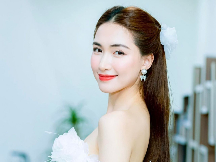 Hòa Minzy trở lại với Gương mặt thân quen trong vai trò giám khảo. Ảnh: BTC