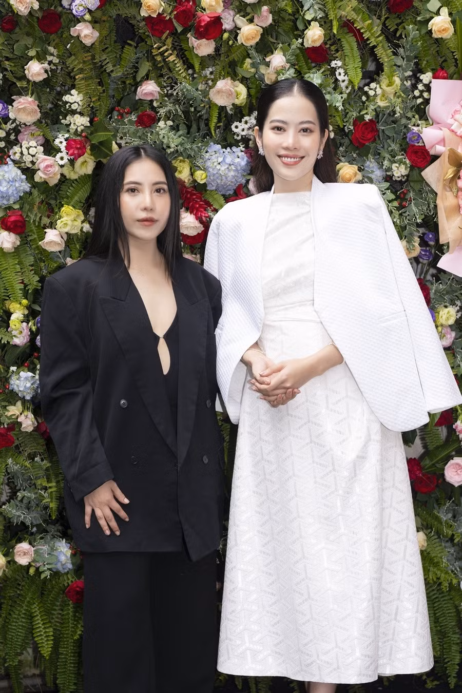 Nói về hướng đi mới của mình, Nam Em khẳng định bản thân cô từng là nghệ sĩ trẻ, trải qua không ít khó khăn: “Nam Em thấu hiểu và đồng cảm với các bạn trẻ trong hành trình khẳng định mình nên Nam Em muốn giúp sức để đưa các bạn đến gần hơn với công chúng. Nếu có sản phẩm phù hợp, Nam Em cũng muốn được hợp tác cùng các bạn, để cảm nhận năng lượng, sự nhiệt huyết của các bạn. Đó là sự cộng hưởng giữa những nghệ sĩ để cho ra các sản phẩm tốt hơn”.