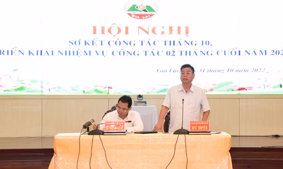  Phó Chủ tịch UBND tỉnh Kpă Thuyên phát biểu chỉ đạo tại hội nghị. Ảnh: Đức Thụy