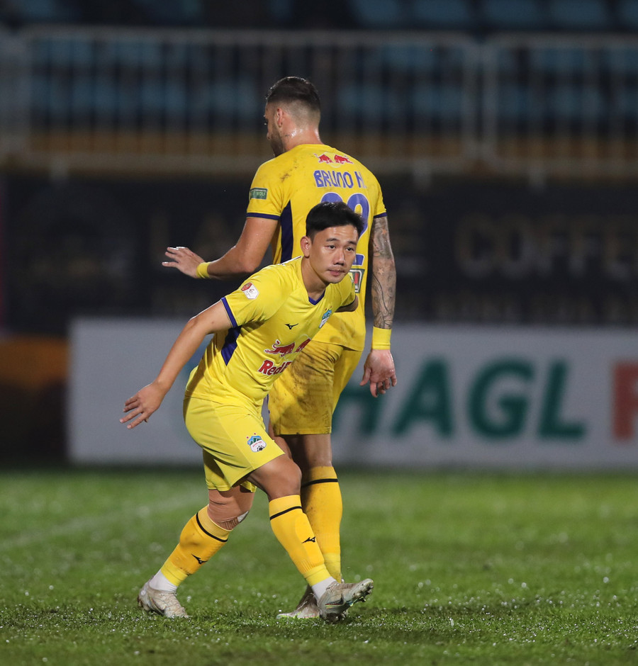 Minh Vương muốn ở lại cống hiến cho HAGL. Ảnh: Minh Trần