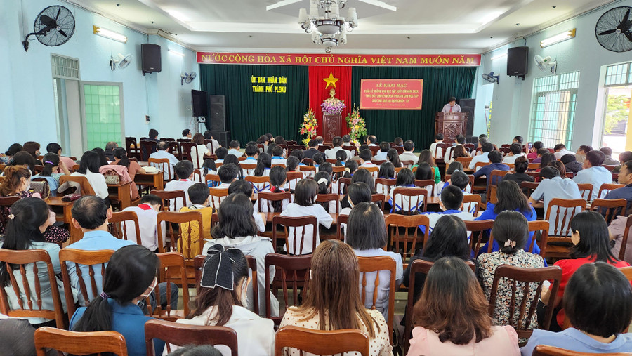 Quang cảnh buổi lễ phát động. Ảnh: Bá Bính