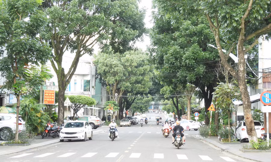 Phường Diên Hồng được Ban Thường trực Ủy ban MTTQ Việt Nam tỉnh chọn để xây dựng mô hình điểm về bảo đảm trật tự đô thị và an toàn giao thông. Ảnh: Thanh Nhật