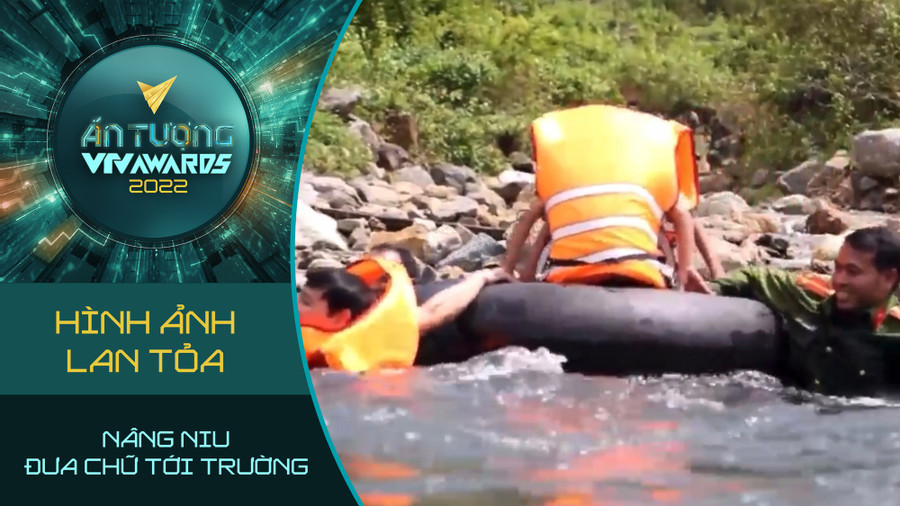 Nâng niu đưa chữ tới trường là câu chuyện về sự tận tụy với nhân dân của các chiến sĩ công an xã Ba Lế, Ba Tơ, Quảng Ngãi.