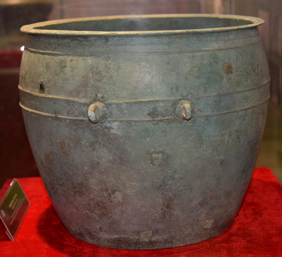 Thống đồng, với “nghệ thuật” cấy hoa văn, tạo cho nó thành “của hiếm” và được công nhận bảo vật quốc gia