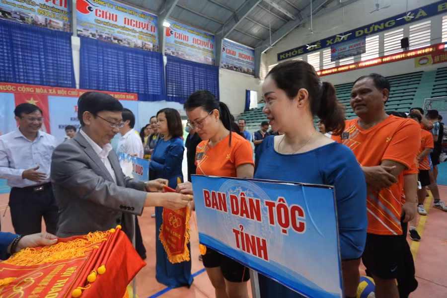 Gần 200 vận động viên tranh tài tại Hội thao năm nay Ảnh: Văn Ngọc