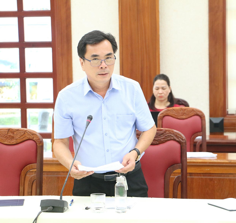 Phó Chủ tịch UBND TP. Pleiku Nguyễn Hữu Sung nêu những khó khăn, vướng mắc trong thực hiện Chương trình mục tiêu quốc gia. Ảnh: Nguyễn Quang