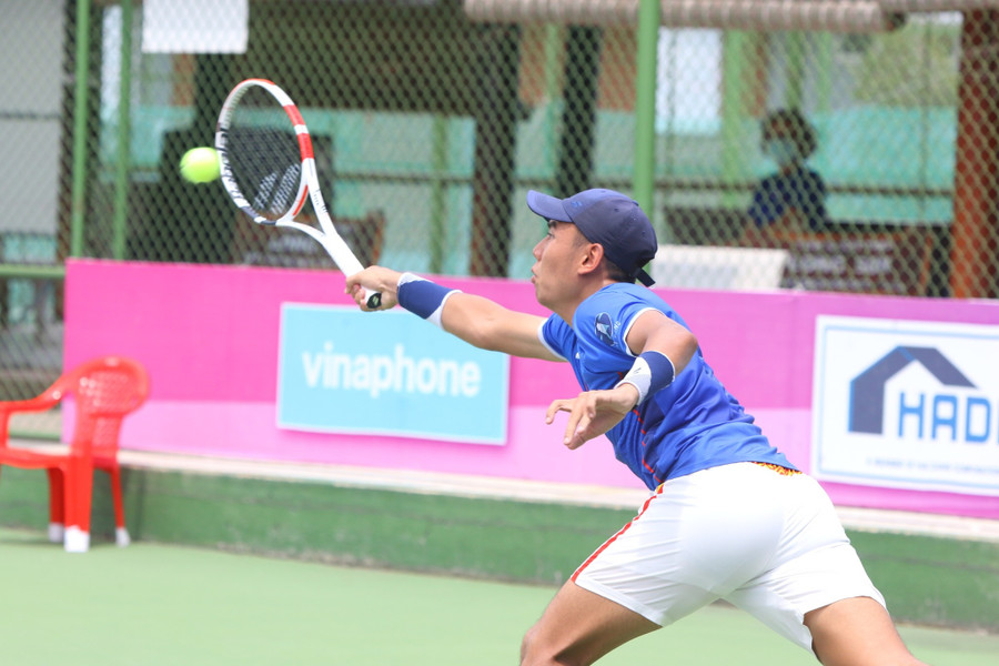 Lý Hoàng Nam dồn quyết tâm cho trận đấu mở màn giải ATP Challenger Yokohama Keio. Ảnh: VTF